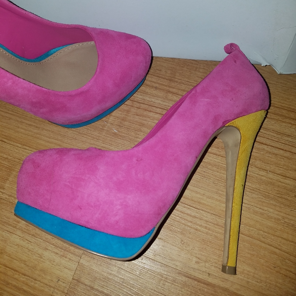 Steve Madden suede heels